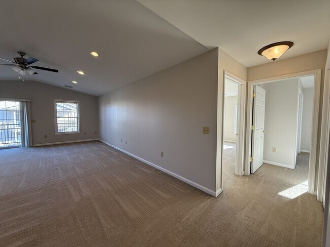 Foto del edificio - Three Bedroom Condo in Tradition Point
