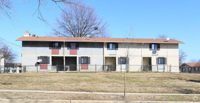 Building Photo - Woodland Terrace