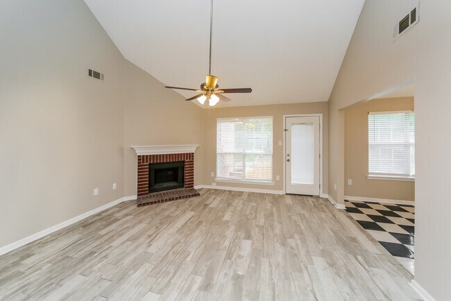 Foto del edificio - 12923 Fox Ridge Ln