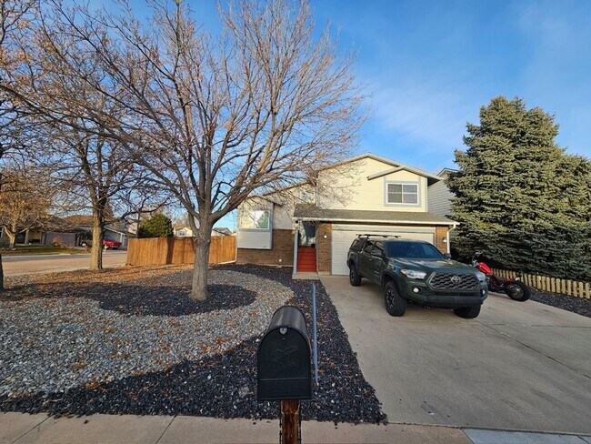Foto del edificio - 3 Bed 2 Bath In Fountain Valley Ranch!!