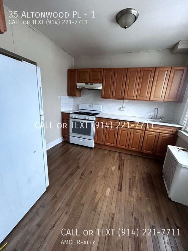 Building Photo - 35 Altonwood Pl