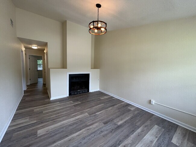 Foto del edificio - Apartment For Rent