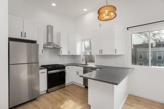 Building Photo - 38 Ravine Ave