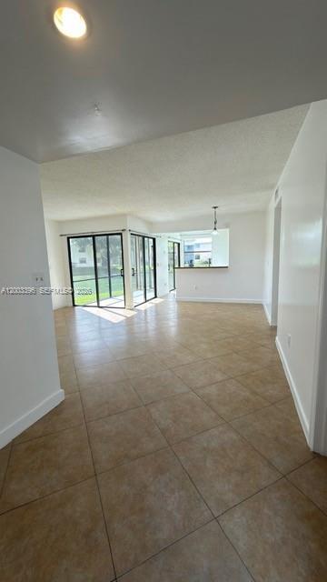 Building Photo - 1160 Washington Cir