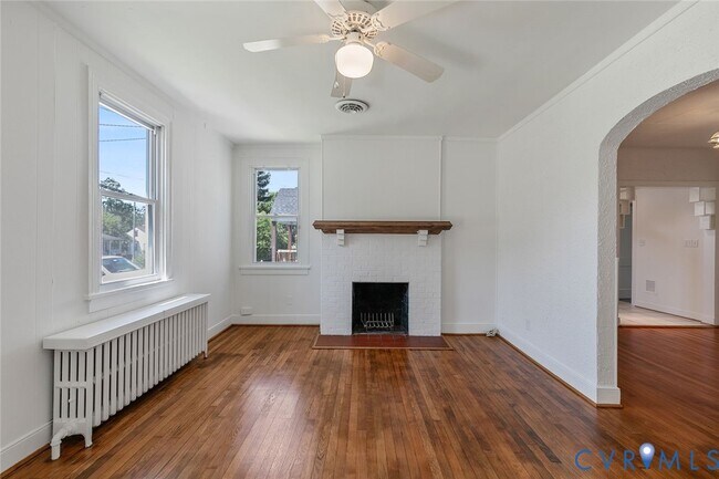 Foto del edificio - 2702 Maplewood Rd