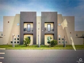 Building Photo - 1308 Daffodil Ave
