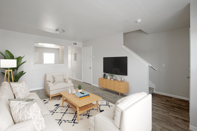 Building Photo - The Bluffs at Tierra Contenta