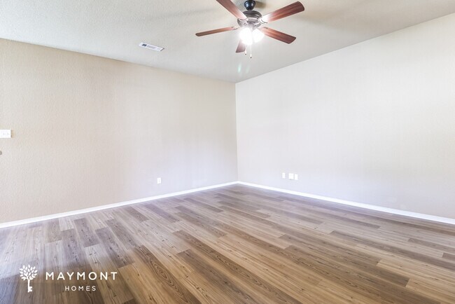 Foto del edificio - 6413 Amalie Dr