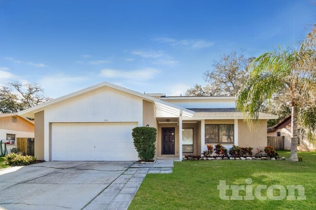 Building Photo - 1311 Corner Oaks Dr