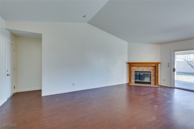 Building Photo - 5034 Lark Canyon Ct