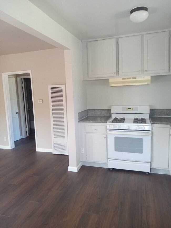 Foto del edificio - 11617 Archwood St