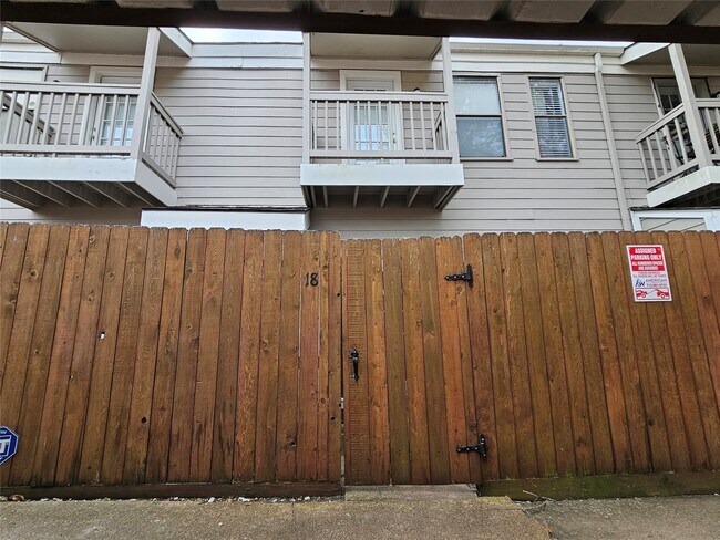 Foto del edificio - 11710 Southlake Dr