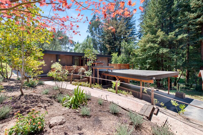 Foto del edificio - 1200 Mountain Home Rd