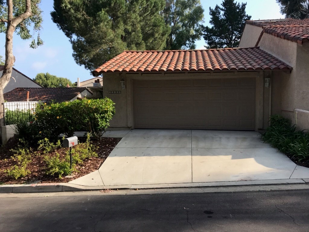 Primary Photo - 25602 Spinnaker Dr