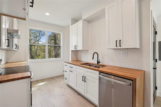 Building Photo - 1792 Charles Pl NW