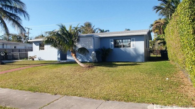 Building Photo - 10131 Dominican Dr