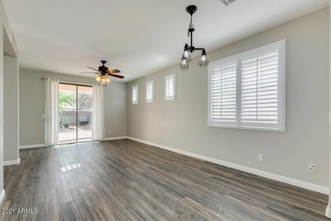 Foto del edificio - 15387 W Pershing Street