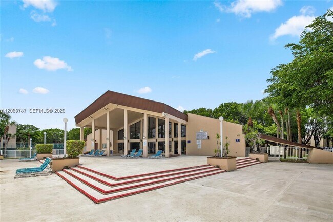 Building Photo - 14401 N Kendall Dr