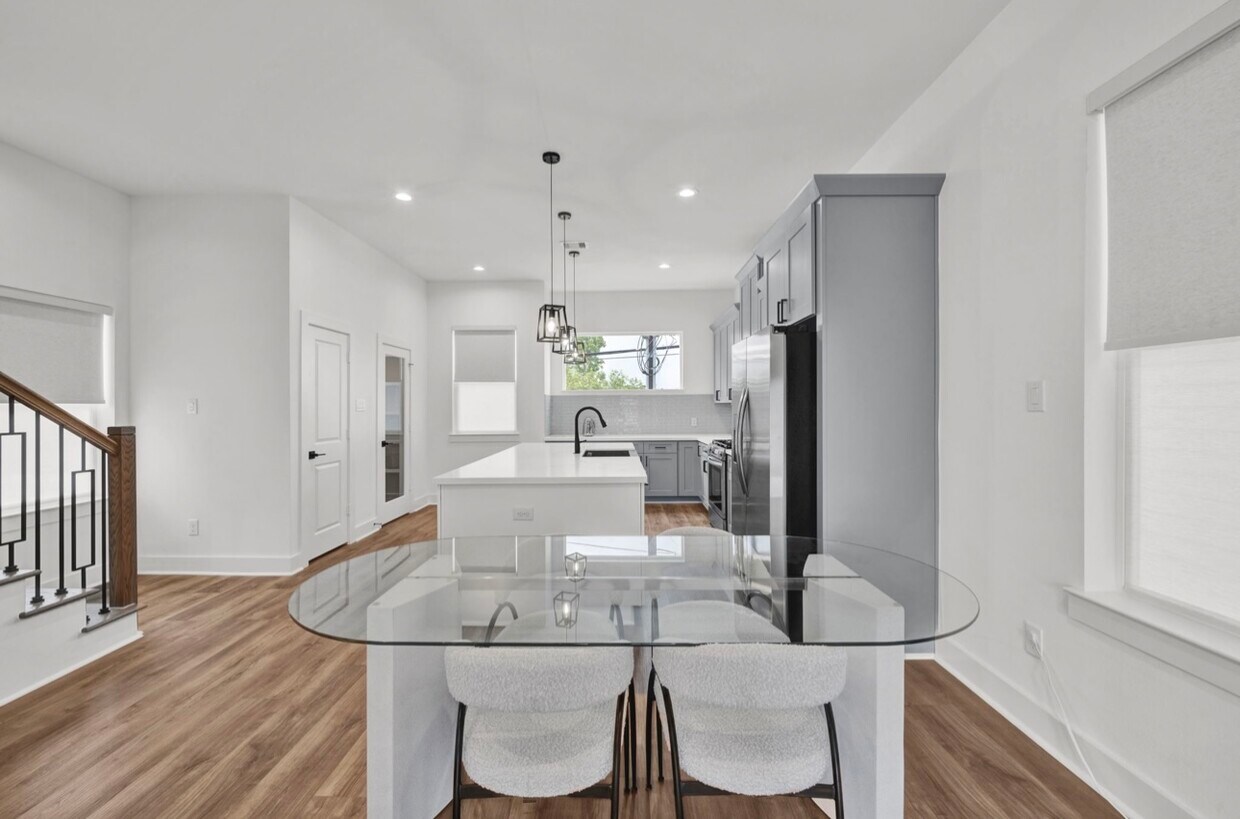 Foto principal - 1102 Paul Quinn St