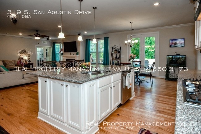 Building Photo - 319 S San Agustin Dr