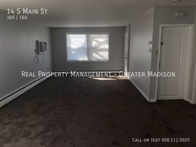 Building Photo - Large main level flat with off street park...