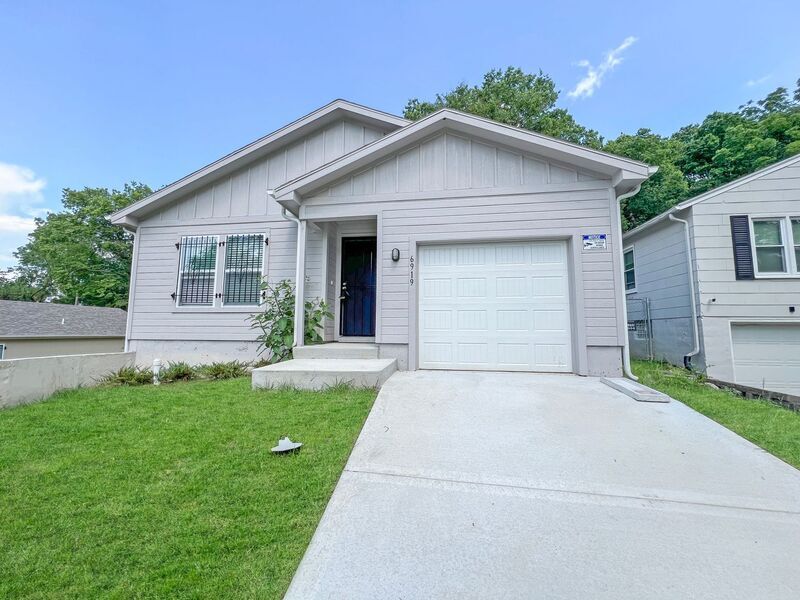 Foto principal - 6919 College Ave