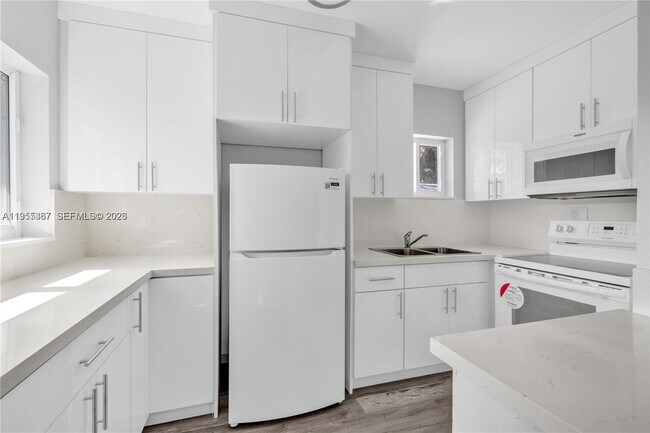 Foto del edificio - 2729 SW 18th St