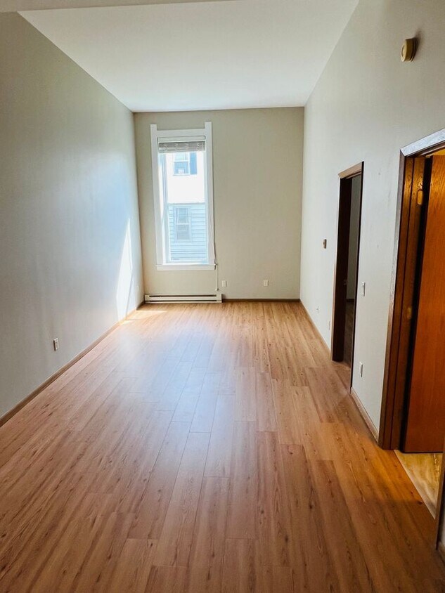 113 E Main St Unit BB 9, Evansville, WI 53536 Apartments in