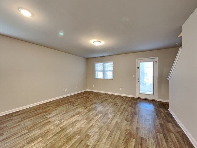 Foto del edificio - Move-In Ready Modern Home Just Minutes from I-20!
