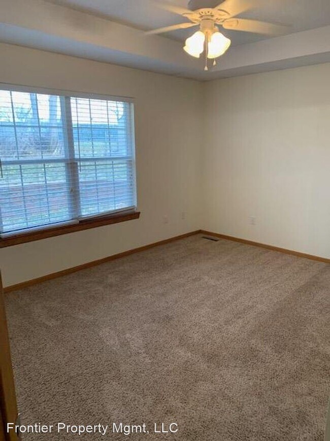 Building Photo - 3 br, 2 bath House - 705 Chaucer Ln