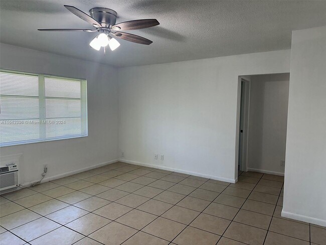 Foto del edificio - 2407 McKinley St