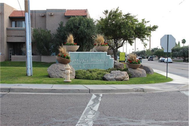 Foto del edificio - 885 N Granite Reef Rd