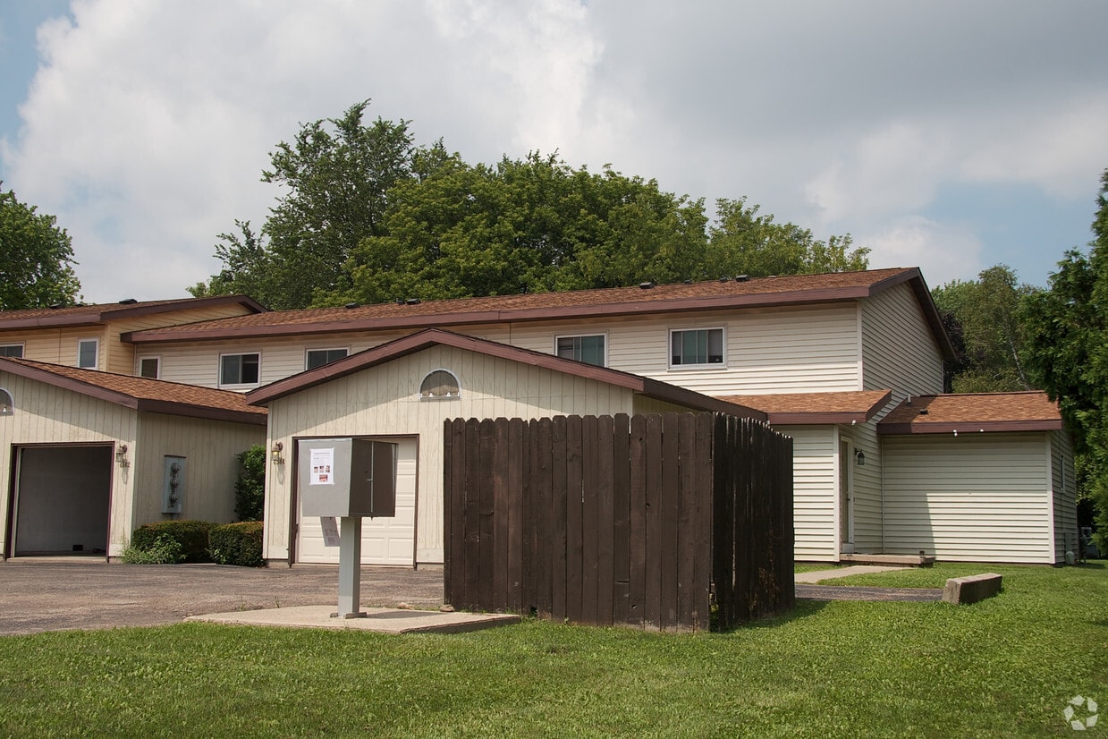 702 Pulley Dr, Madison, WI 53714 Apartments in Madison, WI