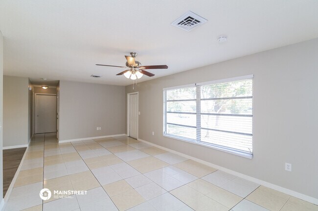 Building Photo - 649 Sheridan Dr