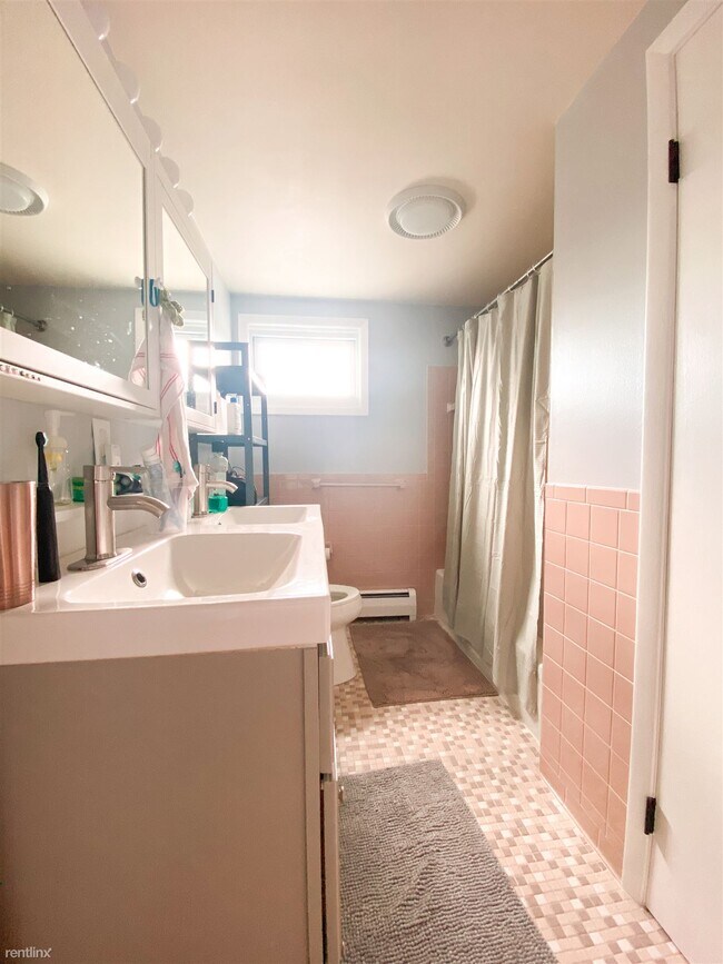 Building Photo - 7 br, 2.5 bath House - 87 Southwind Trail