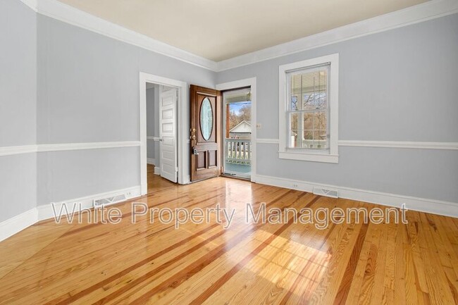 Building Photo - 415 Ross Ave