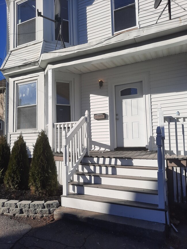 Building Photo - 14 La Grange Ter