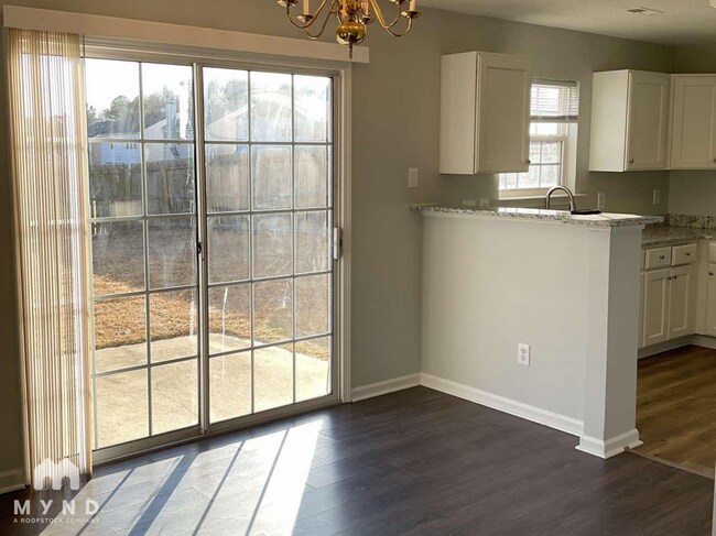 Foto del edificio - 7412 Lowell Ridge Rd