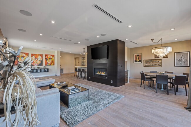 Foto del edificio - 423 N Palm Dr