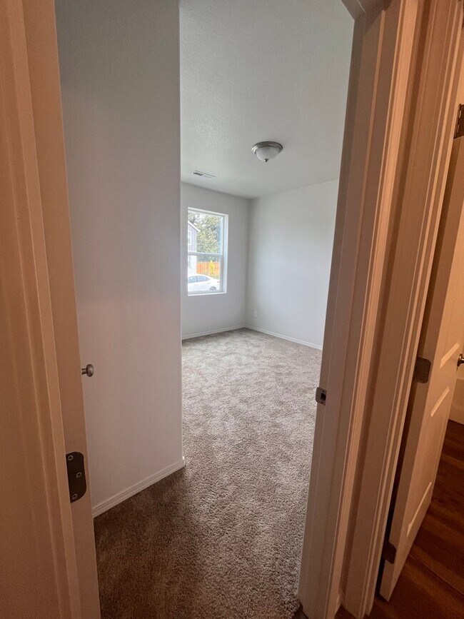 Foto del edificio - Brand new 3 Bedroom 2 bath home