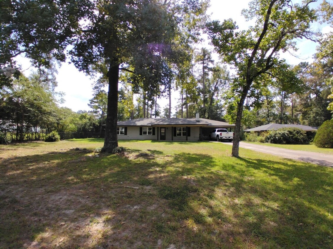 Foto principal - 1309 Sunnyside Dr