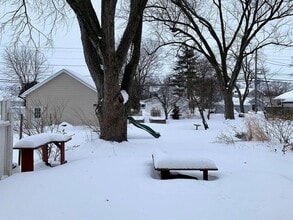 Building Photo - 930 Henry St