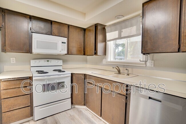 Foto del edificio - 3703 E Pine Hill Dr