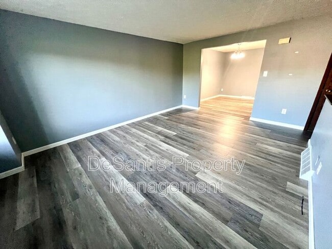 Building Photo - 201 Serendipity Dr