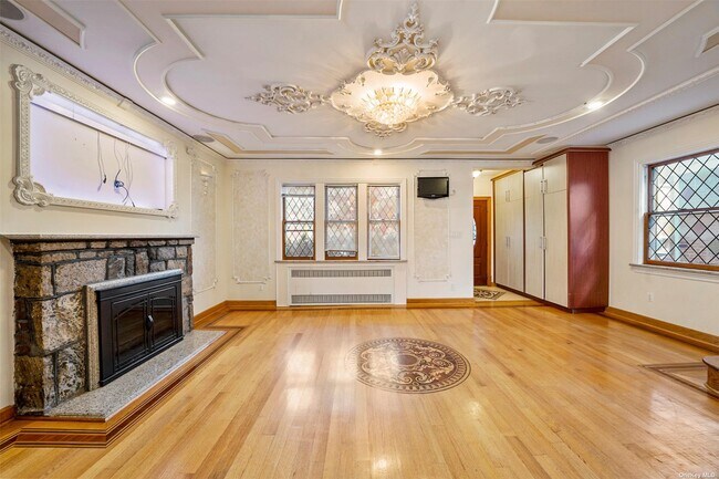 Foto del edificio - 63-42 Alderton St