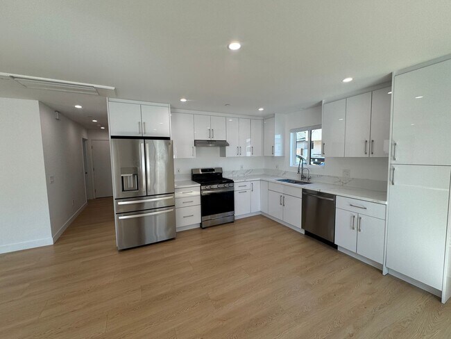 Foto del edificio - Spacious 1000 sq ft First-Floor Back ADU i...