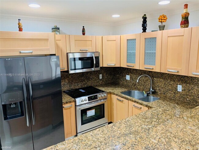 Building Photo - 2 br, 2 bath House - 3268 SW 25th Ter # 1E