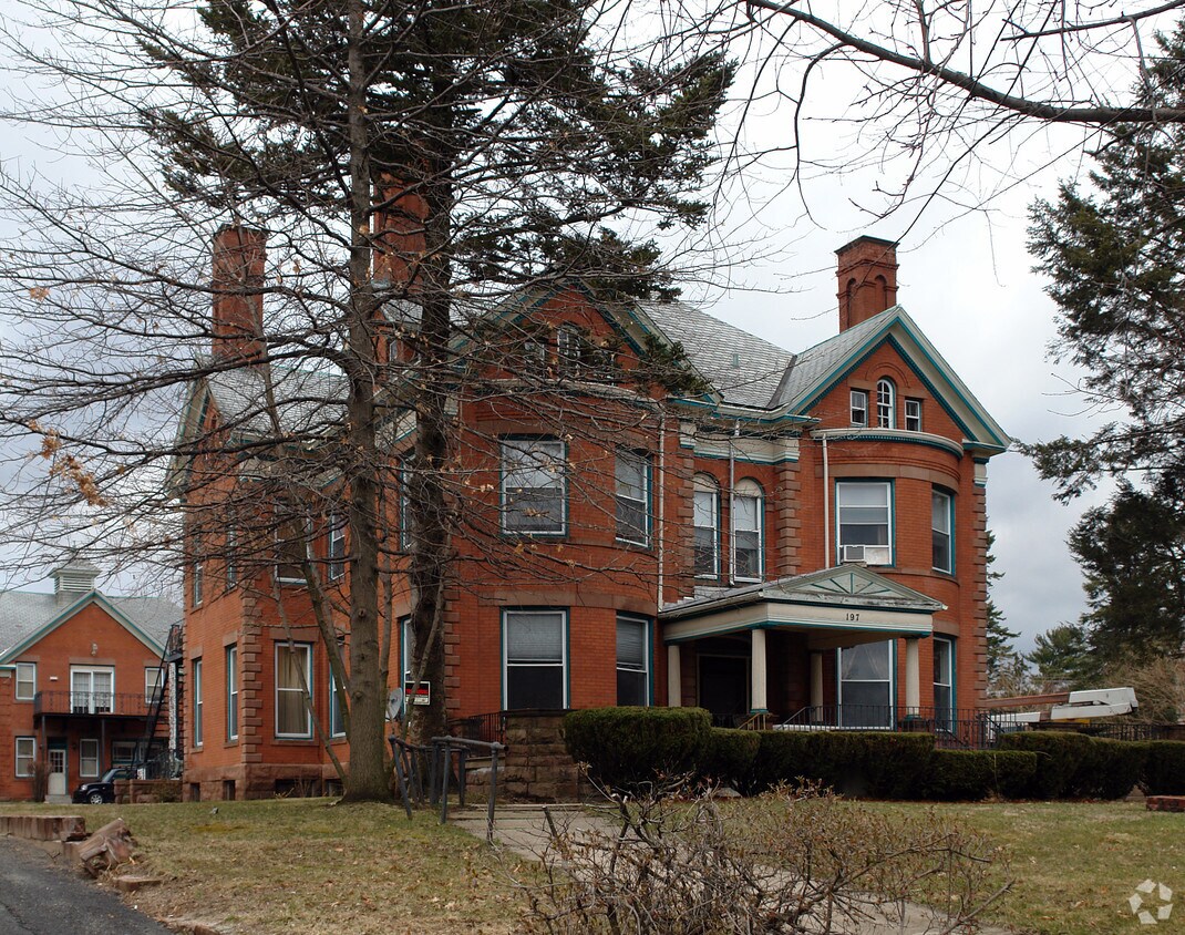 197 Linden St, Holyoke, MA 01040 Apartments in Holyoke, MA