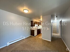 Building Photo - 1016 E Greenlawn Ave
