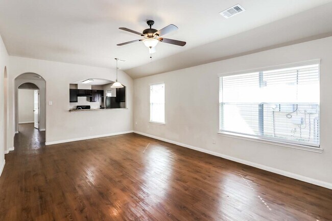 Foto del edificio - 18707 N Lyford Dr